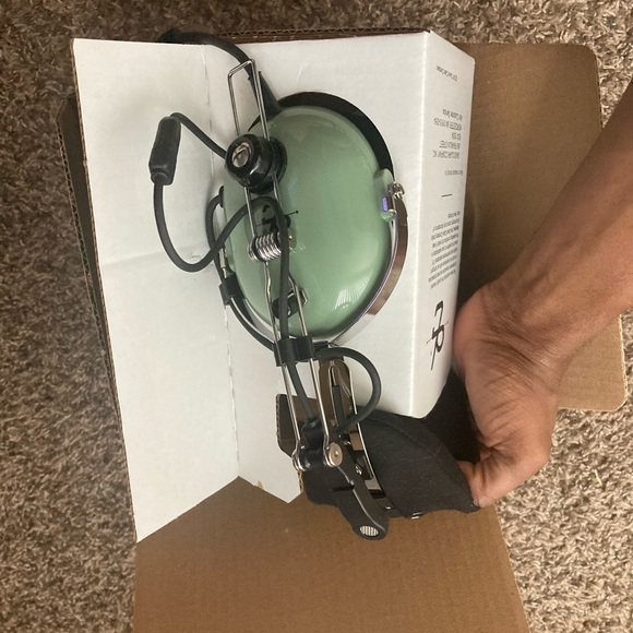 David Clark Headset brand new - Picture 3 of 3